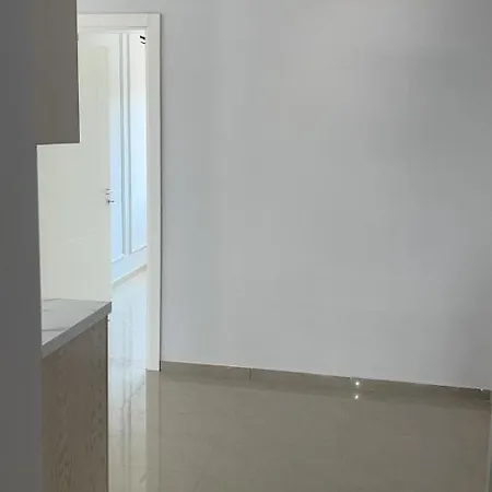 Fishta بيت شباب Velipojë